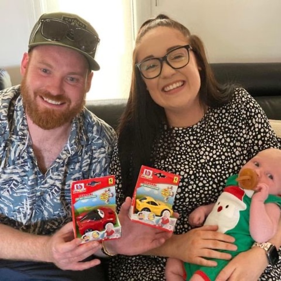 Meet your Posher, Alexandra - Picture 1 of 1